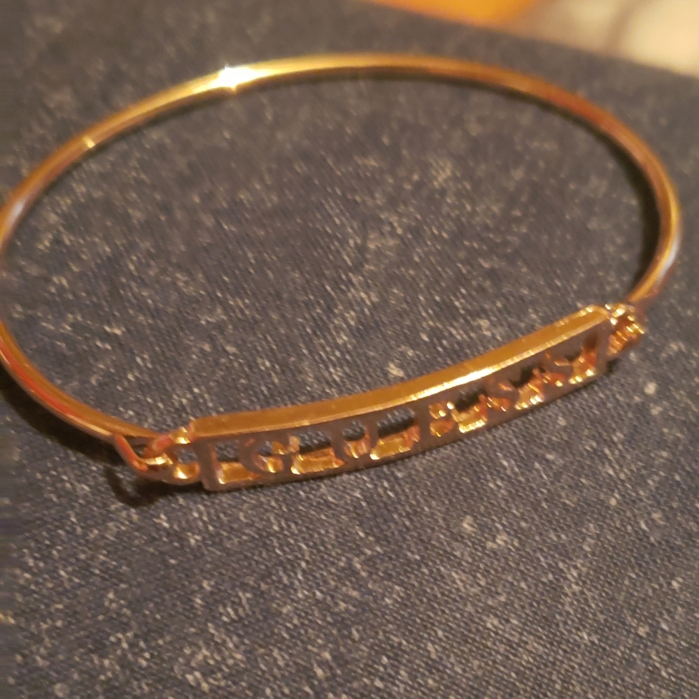 GUESS Authentic Gold Bracelet - Picture 9 of 14